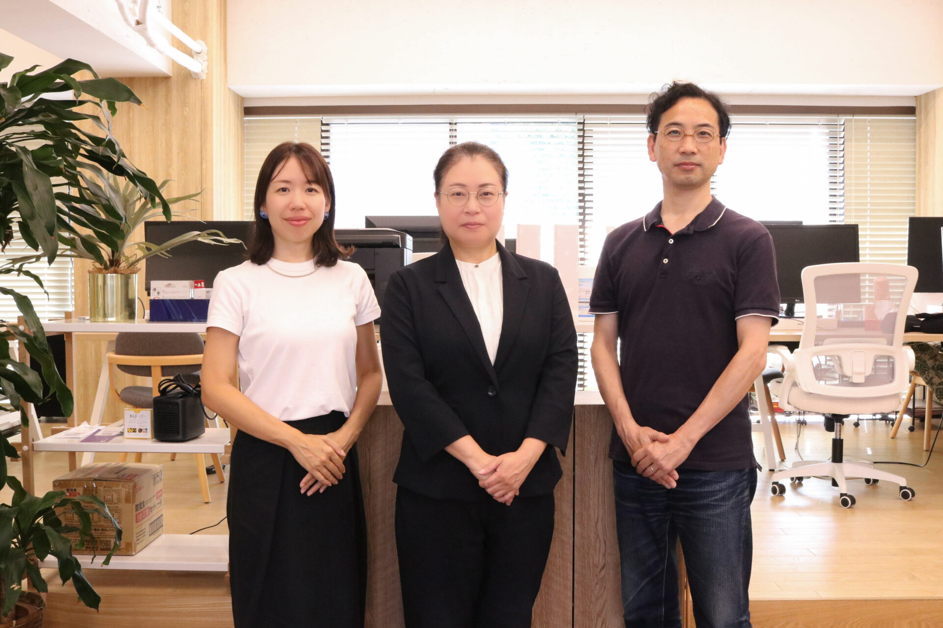 左からビビッドソウル木原、ACFE JAPAN 下山様、ビビッドソウル合志
